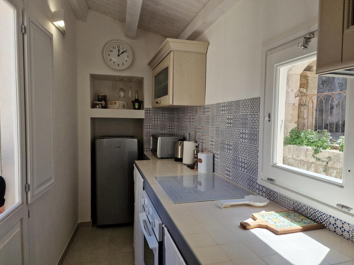 Ortigia Lifestyle 4 Seasons Villa Syracuse Bagian luar foto
