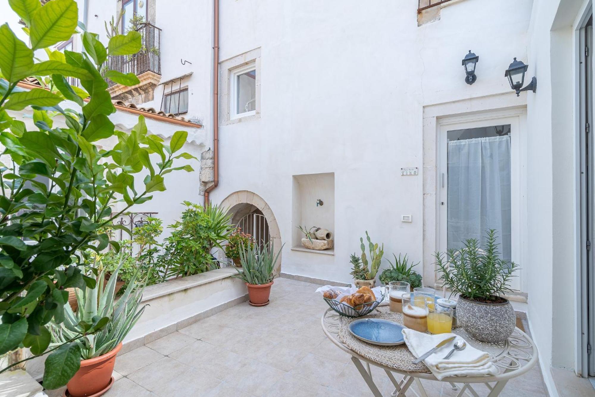 Ortigia Lifestyle 4 Seasons Villa Syracuse Bagian luar foto